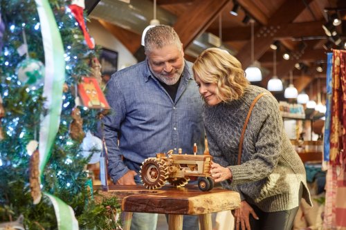 Here are some Kentucky-crafted holiday gift ideas that are easily shipped to loved ones so you can share your Kentucky experience.